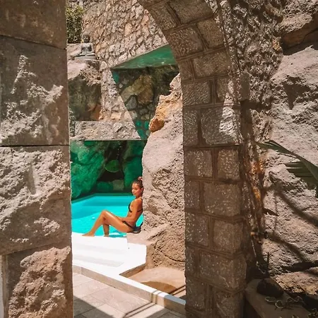 Villa Rock House